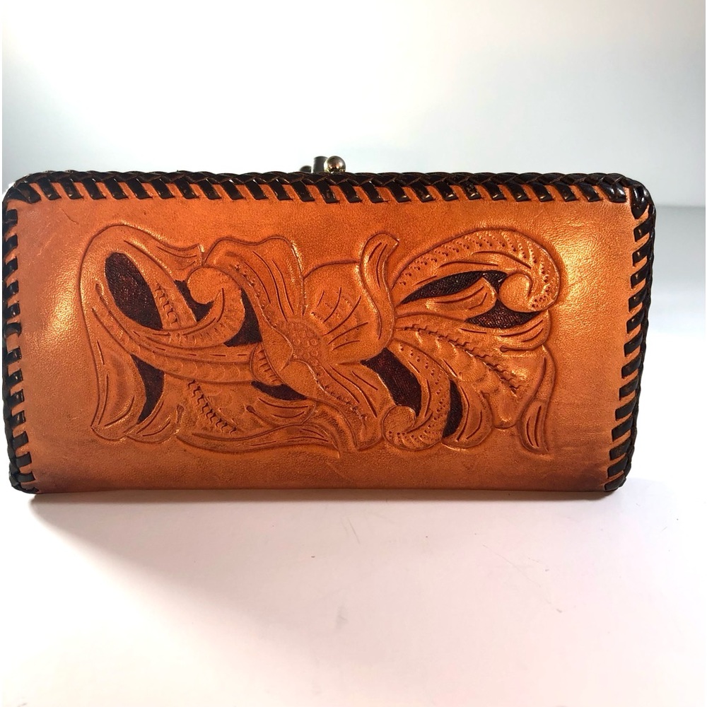 GREAT HAND TOOLED FLORAL EMBOSSED LEATHER 1960s VINTAGE WALLET/ CLUTCH BAG PURSE